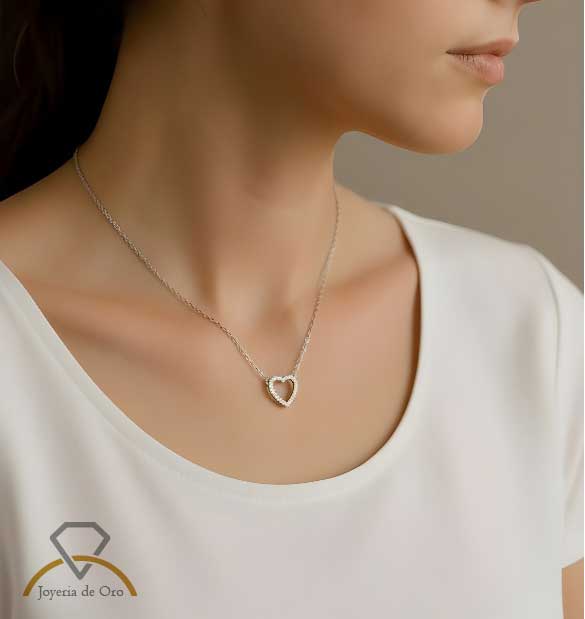 Collar Corazón con Diamantes Naturales – 0.10 ct